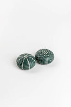 Load image into Gallery viewer, Maiyan Ceramics Salt and Pepper Shaker Set