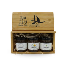 Load image into Gallery viewer, Chevra Honey – Gift Box